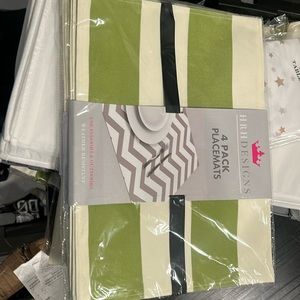 4 pack indoor outdoor weather resistant place mats NWT